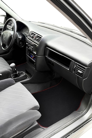 Opel Vectra A Kasa Uyumlu Kırmızı Kenarlı Araç Oto Halı Paspas Seti - 5 Parça Siyah