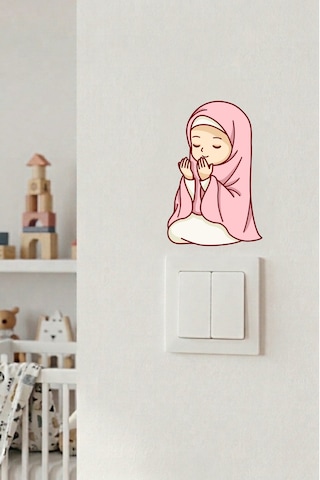 Priz Üstü Namaz Kılan Kız Çocuk Sticker Parlak Duvar Sticker Çocuk Odası Dekoru Çok Renkli