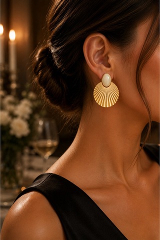 Gold Vintage Yelpaze Formlu Krem Taş Detaylı Kadın Küpe 4 Cm Şık Çok Renkli