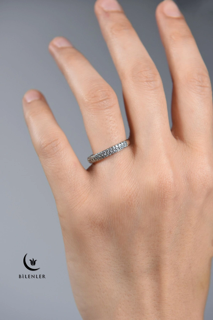 Kadın Taşlı Metal Yüzük Uzun Ömürlü,şık Tasarım 24 Lü Kutu Gümüş