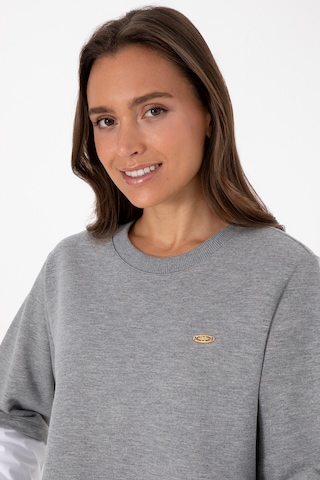 U.S. Polo Assn. Kadın Gri Melanj Gömlek Detaylı Bisiklet Yaka Sweatshirt 50315303-VR086