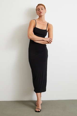 Yanı Büzgülü Askılı Elbise Yırtmaçlı Siyah Siyah