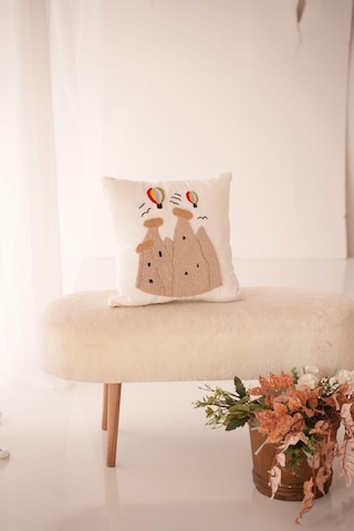 El Yapımı Keten Duck Kumaş Punch Kırlent Kılıfı 43x43 Ürgüp Motifli Beyaz