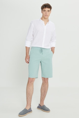AC&Co / Altınyıldız Classics Erkek Açık Mint Yeşili Comfort Fit Rahat Kesim Yan Cepli Keten Şort Mint