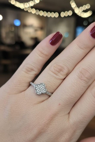 Valmont Accessories Ayarlanabilir Kristal Taşlı Yonca Yüzük Zarif Işıltılı Kadın Yüzük Gümüş