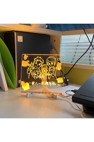 Kangvka Çocuklar İçin Taşınabilir Işıklı Akrilik Boyama Tahta, Silinebilir Yazma Paneli, 7 Renkli Kalem Ve Ayaklı 300x200x3mm Büyük Boyut J-95 Çok Renkli