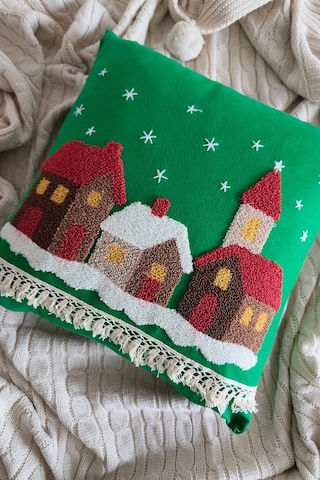 Kış Evleri Temalı Nakışlı Dekoratif Kırlent Kılıfı -punch İşlemeli Oyun Köşesi Dekor Yastık-43x43 Cm Yesıl-bej Yeşil - Bej