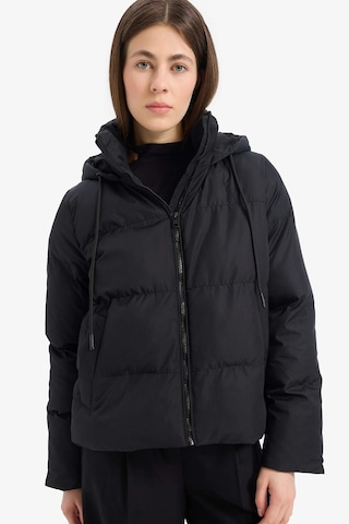 DeFacto Standart Fit Kapüşonlu Fermuarlı Cepli Şişme Mont E9592AX25SPBK27 Siyah