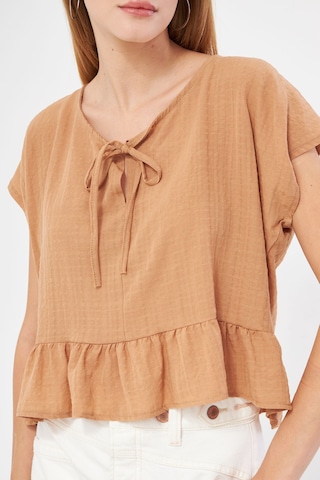 Armonika Kadın Vizon Yarasa Kol Yakası Bağlamalı Eteği Fırfırlı Oversize Crop Bluz Arm-24y001088