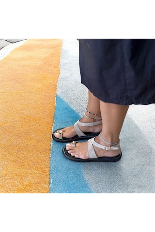 Ne&ve Shoes Ekru Hakiki Süet Bilekten Bantlı Tokalı Parmak Arası Kadın Rahat Sandalet