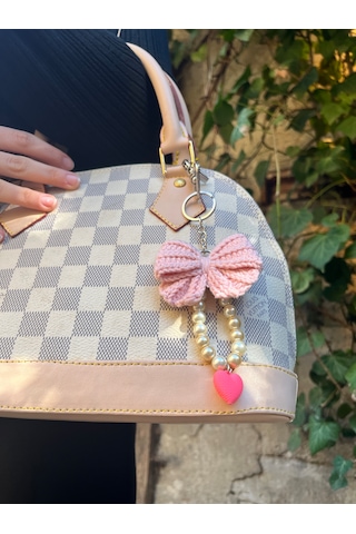 Maıson De Mode Coquette El Örmesi Pembe Fiyonklu İnci Detaylı Çanta Charm Beyaz - Pembe