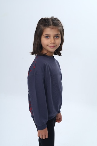 Kız Çocuk Relax Fit Bisiklet Yaka Düşük Omuz Baskılı Sweatshirt Füme Melanj