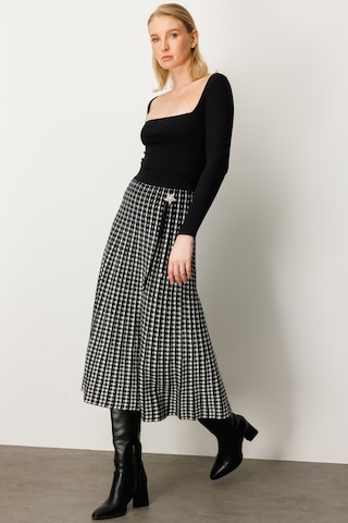 On Kadın Aksesuar Detaylı Midi Triko Etek 65208 Siyah Siyah