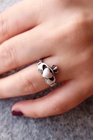 Taçlı Kalp Şekilli Gümüş Kaplama El Yapımı Kadın Yüzük Çok Renkli