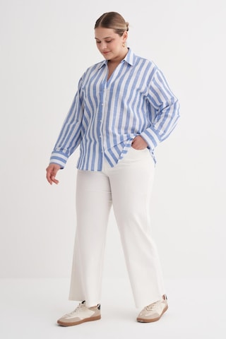 V Yaka Çizgili Gömlek-6241 Mavi