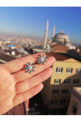 Silver Point Yeşil Taşlı Çivili Küpe Gümüş