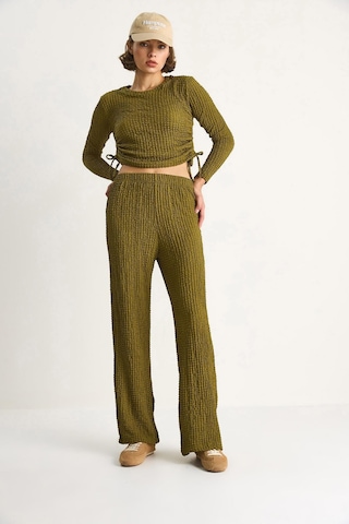 Shade Kadın Yanları Bağlamalı Crop Beli Lastikli Yüksek Bel Pantolonlu Bürümcük Takım 8075 60284110 - Yeşil