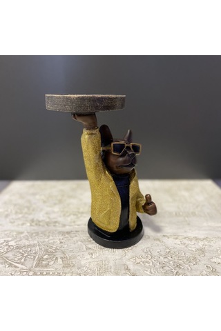 Tepsili Servis Yapan Buldog Köpek