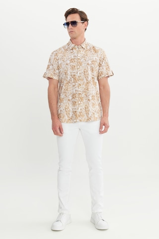 AC&Co / Altınyıldız Classics Erkek Beyaz-kahve Slim Fit Dar Kesim Gizli Düğmeli Yaka %100 Pamuk Baskılı Gömlek Beyaz - Kahverengi