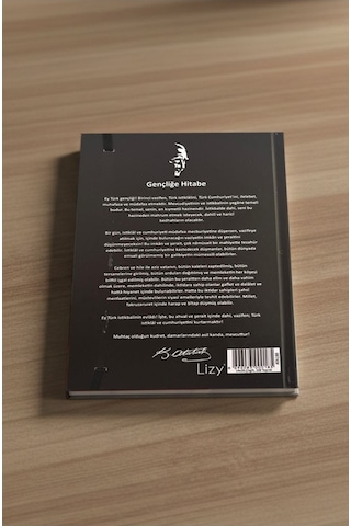 Atatürk Tarihsiz Ajanda Kuşe Kapak Sarı 1 Adet Atatürk Modalist Çizgili Defter Lastikli 14x20 Cm Günlük Planlayıcı
