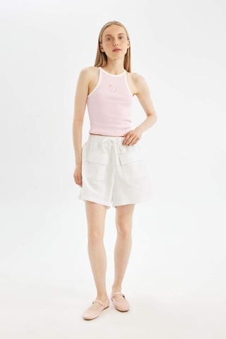 Defacto Coool Relax Fit Normal Bel Kısa Paça Keten Karışımlı Şort D3468AX24HSWT34 Beyaz