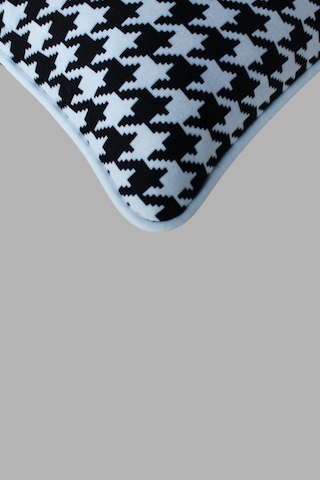 Kırlent Kılıfı Motif Desenli 45x45 Raşel Örme Kadife Çift Taraflı Dijital Baskı Beyaz Biyeli 02 Çok Renkli