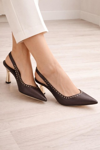 Modaonn Kadın Sivri Burun Zımbalı Slingback İnce Topuk Ayakkabı Kahverengi