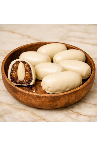Beyaz Çikolatalı Bademli Hurma 1 Kg