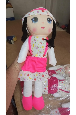 Sevimli Peluş Bez Bebek 50 Cm - Örgü Saçlı Meyve Desenli Elbiseli Bez Bebek