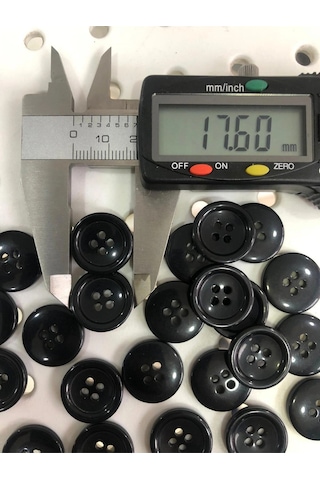 18 Mm 28 Boy Siyah Polyester Düğme 25 Adet