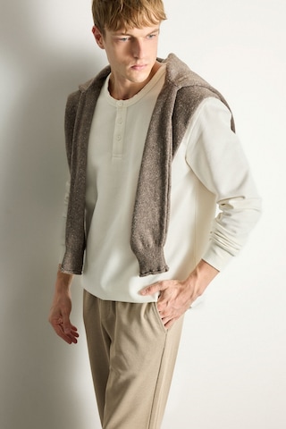 Defacto Regular Fit Waffle Dokulu Henley Yaka Uzun Kollu Basic Tişört I2067ax26auer105 Ekru-er105
