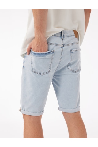Koton Katlamalı Paça Cep Detaylı Pamuklu Slim Fit Jean Şort Açık İndigo 5sam40191nd Açık İndigo