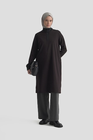 Armine Trend Yarım Fermuarlı Dik Yaka Uzun Kollu Rahat Kesim Basic Uzun Tunik 107 Cm Boy Siyah 26kt456