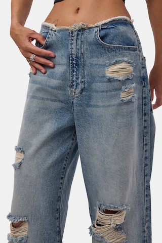 it's basic Kadın Kot Rengi 12s6-32 Straight Fit Yırtık Detaylı Tasarım Denim Jean Mavi