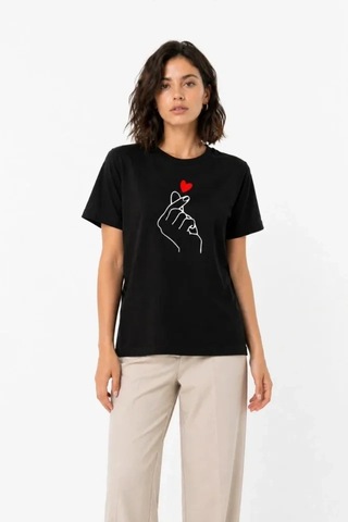 Valensdesign Kore Parmak Kalp Aşk Temalı Minimal Baskılı Tişört Yazlık Kısa Kol T-shirt - Siyah