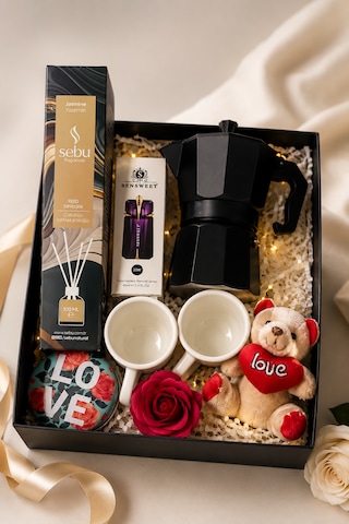 Kadınlara Hediye Seti 3 Fincan Moka Pot + Sebu 100 Ml Oda Kokusu + 45 Ml Parfüm