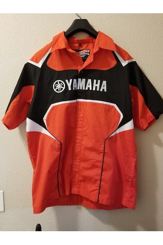 Yamaha Paddock Kısa Kol Gömlek Kırmızı Aynı Gün