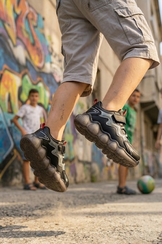 In Step Thunder Işıklı Görünümlü Ortopedik Tabanlı Erkek Çocuk Spor Ayakkabı Siyah