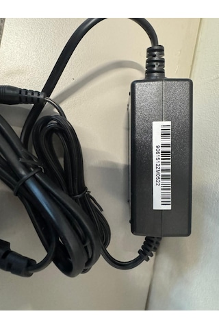 Switching Adaptor Xed-1212, Ac100v-240v-50-60 Hz-dc12v