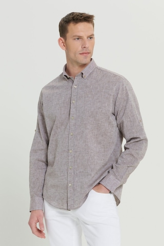 AC&Co / Altınyıldız Classics Erkek Kahverengi Comfort Fit Rahat Kesim Düğmeli Yaka Casual Keten Gömlek 4A2022200085KHVL Kahverengi