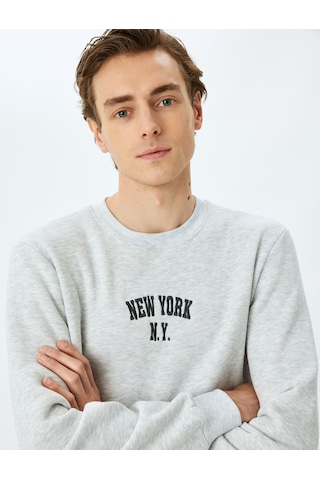 Koton Bisiklet Yaka Slogan İşlemeli Sweatshirt Gri 5wam70237mk Gri