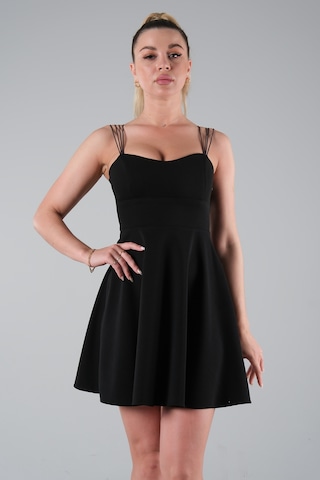 Siyah İnce Askılı Sırt Dekolteli V Yaka Kloş Abiye Elbise & Mezuniyet Elbisesi 0104026.01 Siyah