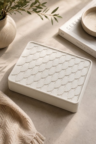Desenli Kapaklı Dekoratif Kutu Masa Üstü Organizer Takı Aksesuar Saklama Kutusu Pla 20x12.5 Cm Beyaz