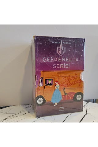 Geekerella Kutu Set- 3 Kitap
