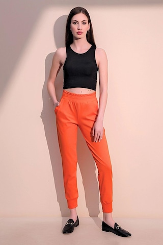 Kadın Oranj Rahat Dokulu Kumaş Cepli Beli Lastikli Paça Jogger Spor Pantolon Oranj