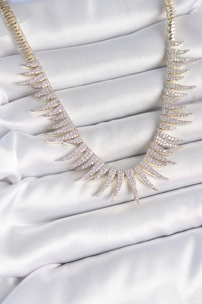 Tua Moda Pirinç Gold Renk Zirkon Taşlı Sivri Model Vıp Seri Kadın Kolye Çok Renkli