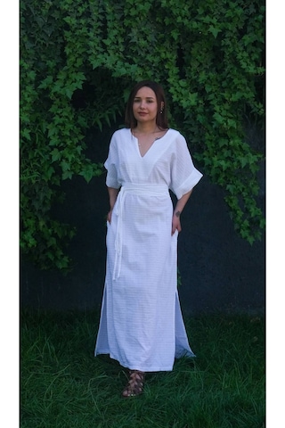 Dokuma Kaftan Elbise Rahatlığın Şıklığı Beyaz
