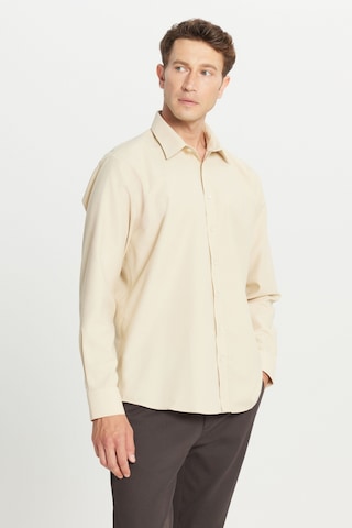 AC&Co / Altınyıldız Classics Erkek Bej Pamuklu Regular Fit Normal Kesim Klasik Yaka Armürlü Gömlek Bej