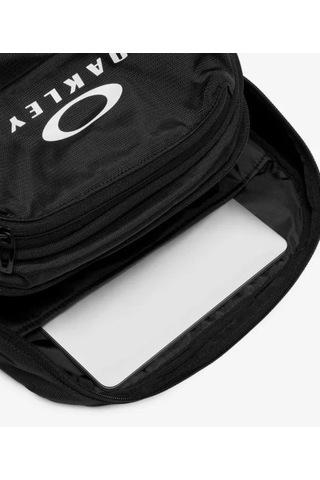 Oakley Essential Day Pack Fos901982 02e U 28 Litre Sırt Çantası Siyah