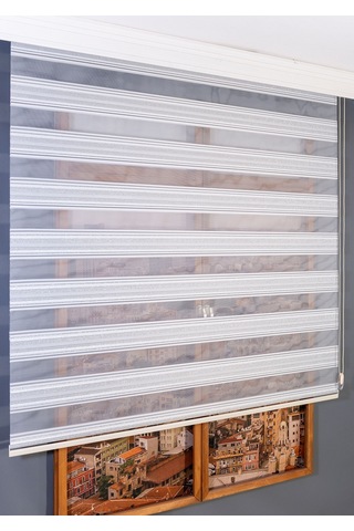 Gümüş Simli Detaylı Zebra Stor Perde Gümüş